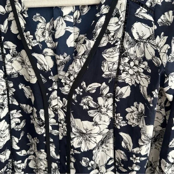 ASTR Floral Long Sleeve Top Size XS - Picture 8 of 8